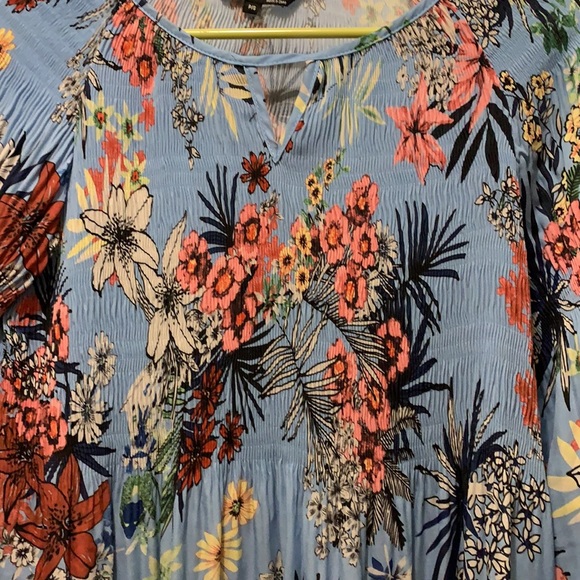 Charlie B light long sleeve floral blouse, wide sleeves, cinched smock center - Picture 3 of 5